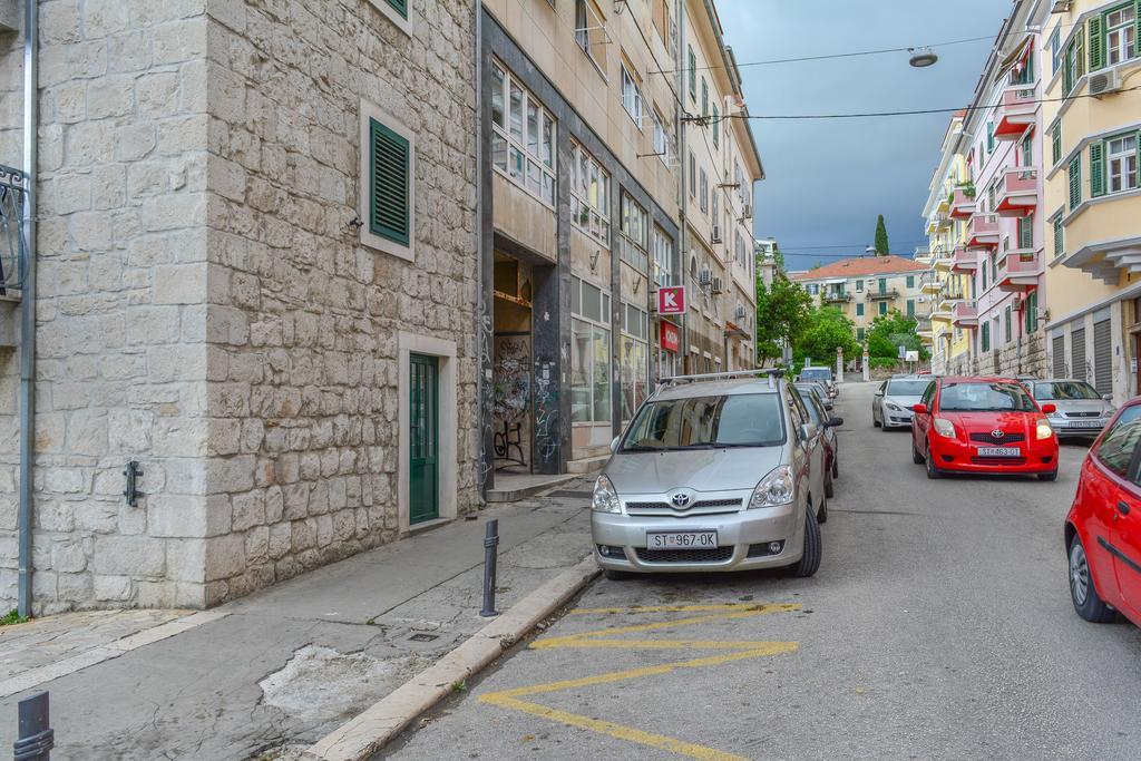 Le Monde Apartment Split Quarto foto